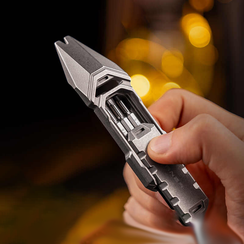 Multifunctional Push Card Pry Bar