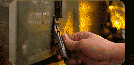 Multifunctional Push Card Pry Bar