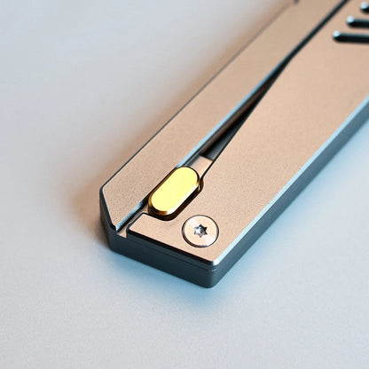 Babotoys Gravity-Assisted Knife Set